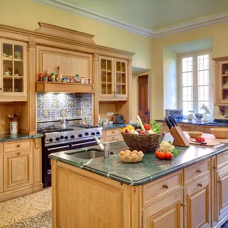 Sleeps 30 Pool Air Con Βίλα Moltrasio