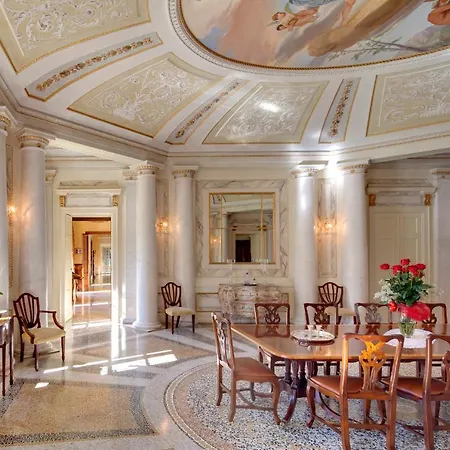 Βίλα Sleeps 30 Pool Air Con Moltrasio